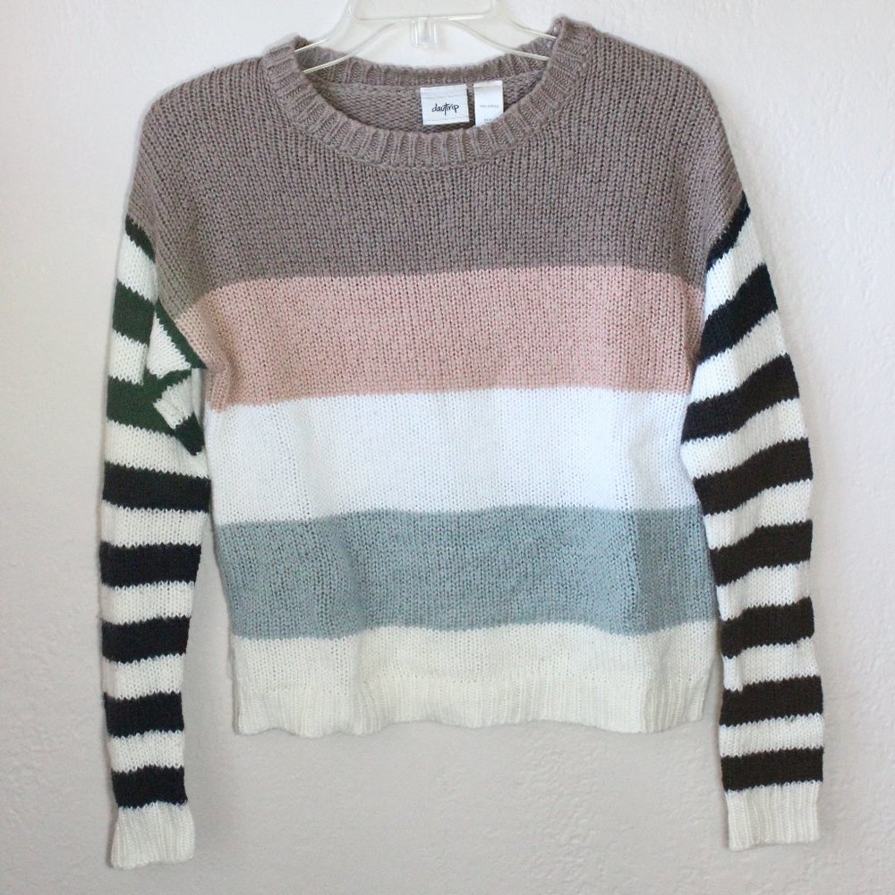 *SALE! 2/$22 or 3/$30* Striped Daytrip Sweater Color Block Crew Neck Size Small